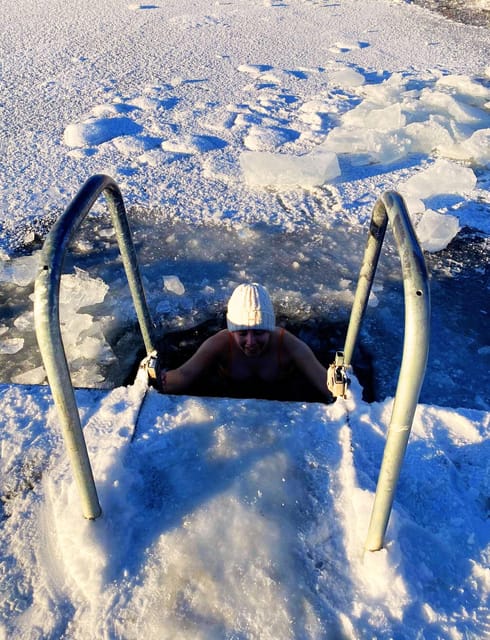 Stockholm: Traditional Sauna & Polar Plunge in Baltic Sea - From Stockholm City to the Vaxholm Archipelago