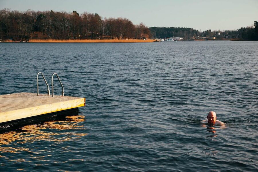 Stockholm: Traditional Sauna & Polar Plunge in Baltic Sea - Choosing the Best Season for Your Visit