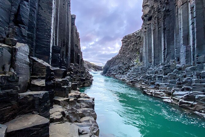Stuðlagil Canyon and Vök Baths Day Tour - Why Stuðlagil and Vök Baths work so well together