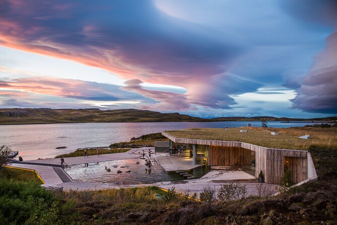 Stuðlagil Canyon and Vök Baths Day Tour - Who should book this tour?