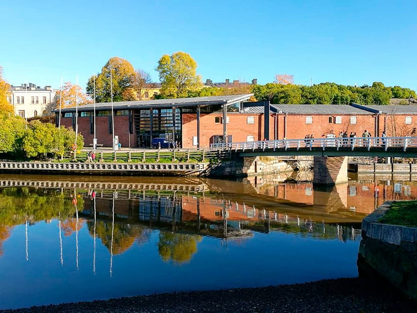 Suomenlinna: Guided Walking Tour with an Authorized Guide - Piper’s Park and the quieter side of the route