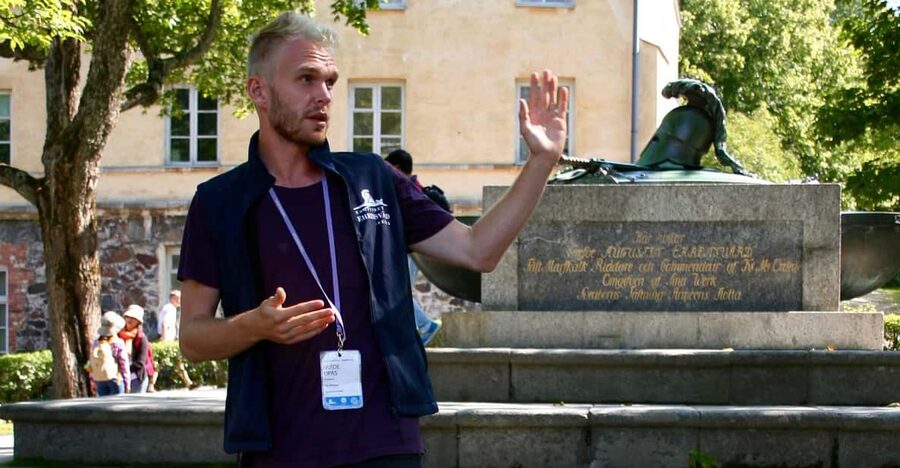 Suomenlinna: Guided Walking Tour with an Authorized Guide - What the museum admission really means