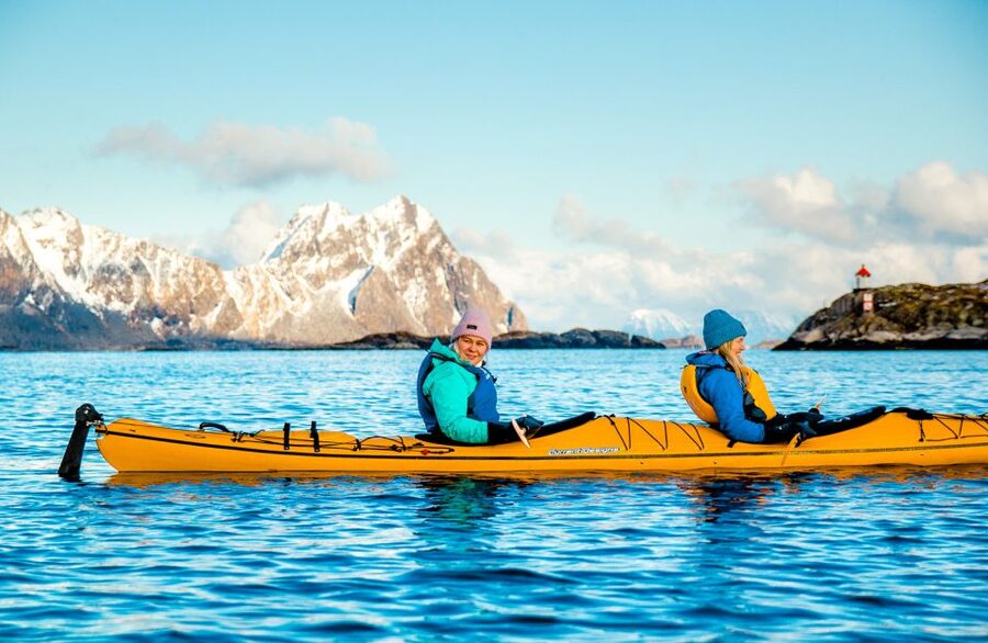 Svolvaer: 2-Hour Winter Kayaking Adventure - Why a small group improves the outing