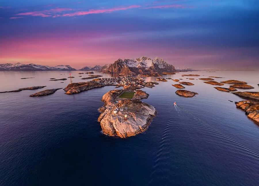 Svolvær and Henningsvær Sightseeing and History Tour - Key points to know before booking