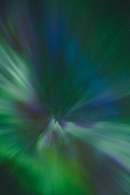Svolvær: Experience the Magic of the Northern Lights! - Warm drinks, food, and the possible bonfire