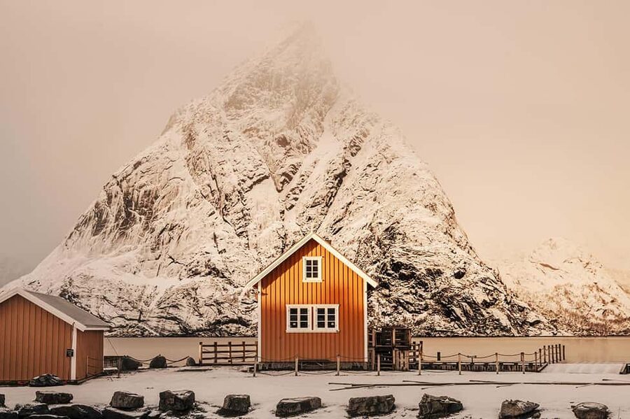 Svolvær: Reine, Hamnøy, Sakrisøy Photo Tour - What the $137 price includes