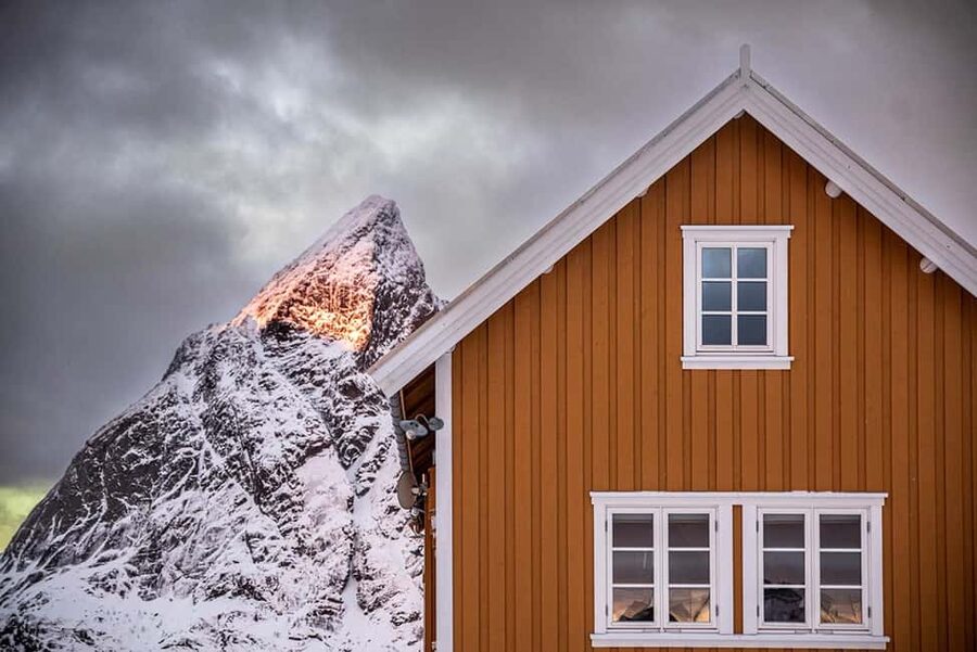 Svolvær: Reine, Hamnøy, Sakrisøy Photo Tour - Reine gives you the day’s big panorama