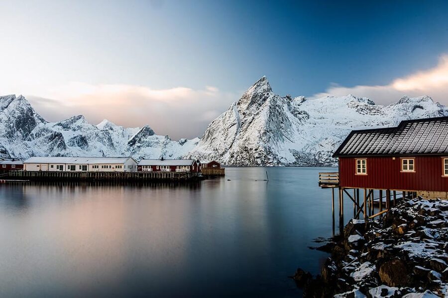 Svolvær: Reine, Hamnøy, Sakrisøy Photo Tour - Sakrisøy adds colour and a longer break