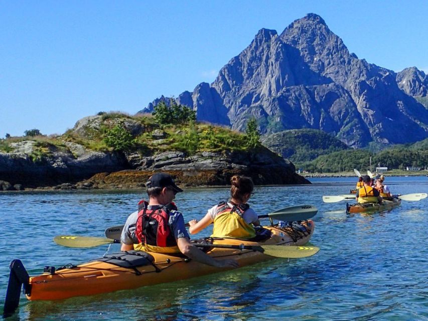 Svolvaer: Sea Kayaking Experience - Paddling among Svolvær’s smaller islands