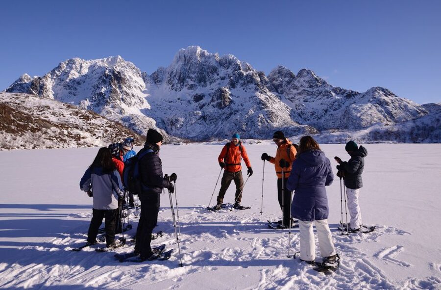 Svolvær: Snowshoe Nature Explorer - Small summits and wide Lofoten views