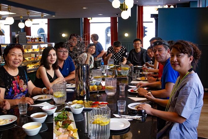 Taste of Oslo Walking Tour - Why the guides matter