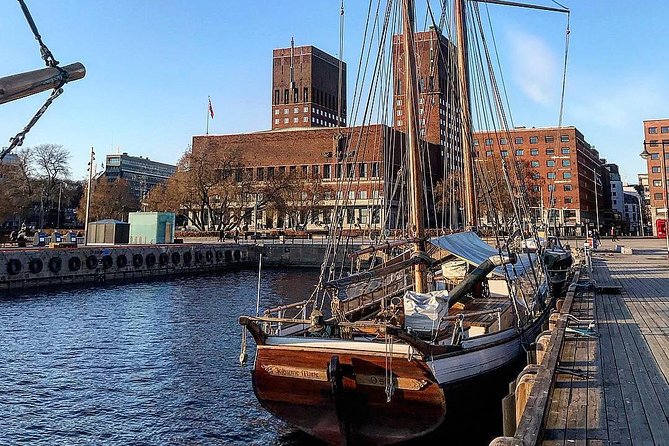 The Essential Oslo Private Walking Tour - Parliament and the old streets of Kvadraturen