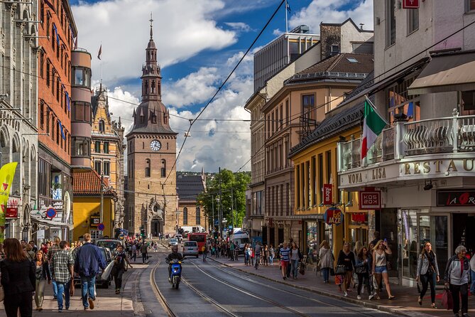 The Essential Oslo Private Walking Tour - Nationaltheatret and the Royal Palace