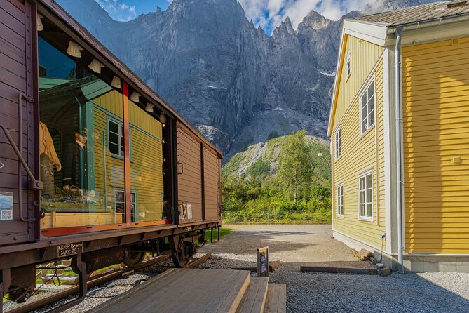 The Golden Train on Rauma Railway in Romsdalen - Getting the most from the scenery