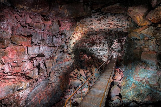 The Lava Tunnel Tour - Raufarhólshellir - The small details that make the hour memorable