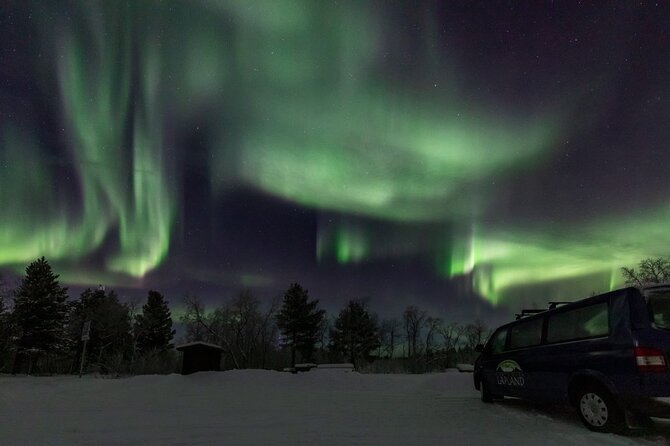 The Ultimate Aurora Photo Adventure - Warmth, fire, and the long Arctic wait