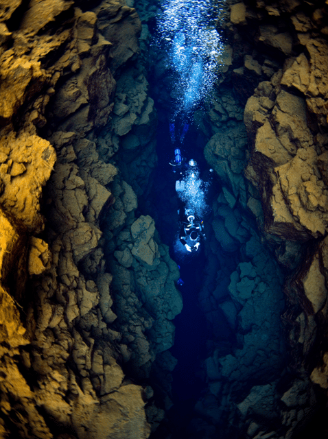 Thingvellir: Silfra Fissure Diving with Optional Pickup - Why Silfra feels unlike any ordinary underwater outing