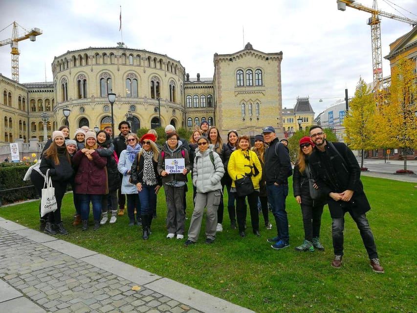 Tour a Pie en Oslo en Español - Aker Brygge, Oslo’s harbor district