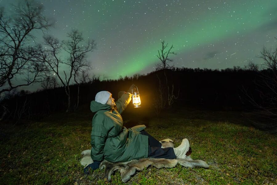 Tromsø: Aurora Borealis, Campfire, Hot Meal, Arctic Tour - Staying warm in real Arctic conditions