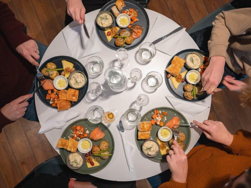 Tromsø: Aurora Dinner Cruise by Hybrid-Electric Catamaran - Simple planning tips for a better night