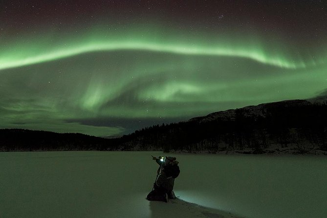 Tromso Aurora Hunt with Bonfire, Soup, Winter Gear & Transfers - Chasing clear skies beyond Tromsø
