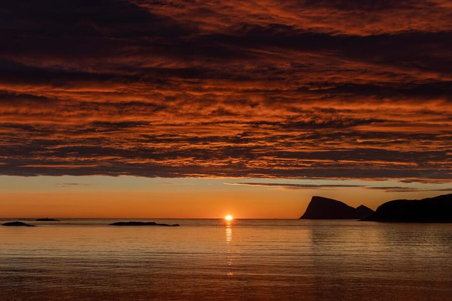 Tromsø: Fjords and Sommarøy Islands Tour with Salmon Picnic - Fjords, frozen water, and roadside views