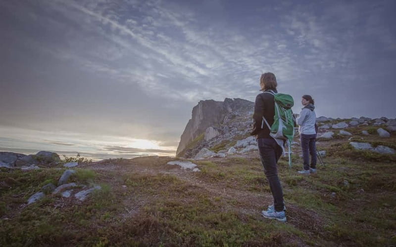 Tromsø: Midnight Sun Hike in the wilderness - An easy ascent on a small mountain
