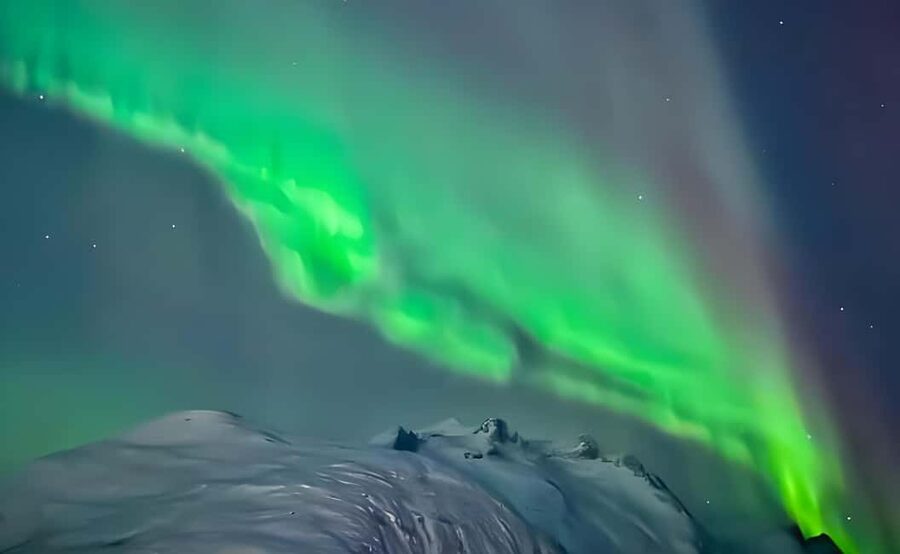 Tromsø: Northern Lights Adventure by Bus or Minibus - Sommarøy, Beaches, and Open Sky