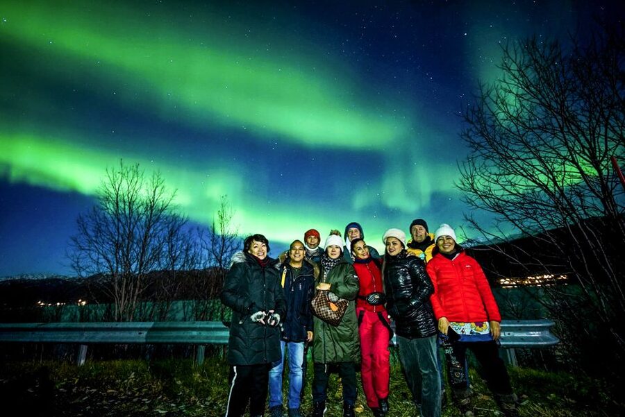 Tromsø: Northern Lights Chase Minibus Tour - The minibus tradeoff