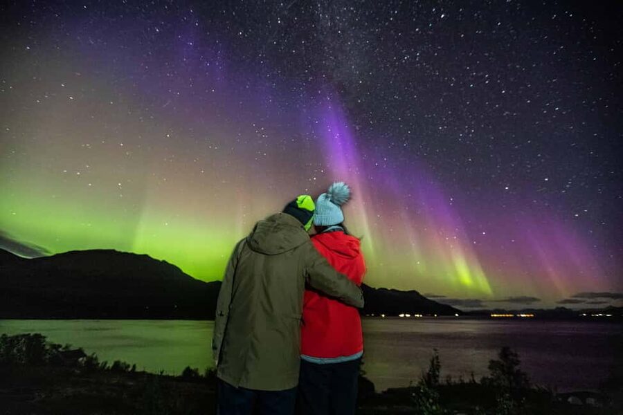 Tromsø: Northern Lights Chase with Free Photos - Meeting at Kirkegata 2