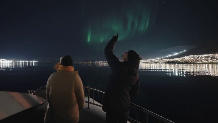 Tromsø: Northern Lights Cruise with 2nd Chance Guarantee - The Guides Make the Waiting Time Count