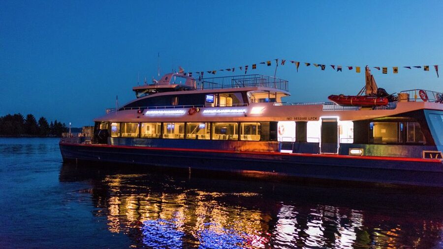 Tromsø: Northern Lights Cruise with 2nd Chance Guarantee - Why the Boat Setting Can Be Better Than a Minibus