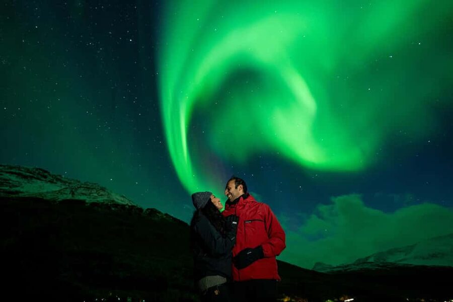 Tromsø: Northern Lights Photography Tour - The campfire stop, soup, and long wait