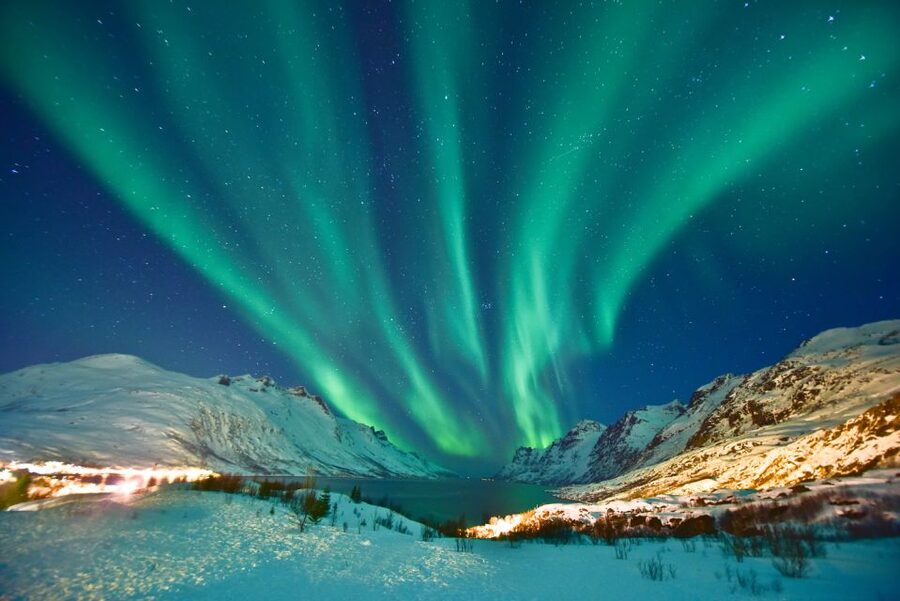 Tromso: Northern Lights Photography Tour by Bus (or miniBus) - Meeting the group in central Tromsø