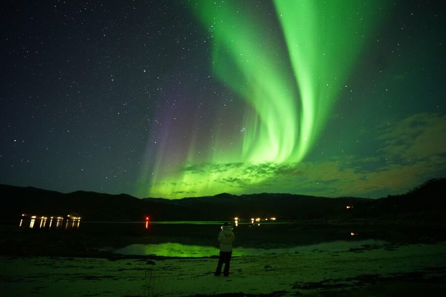Tromsø: Northern Lights Tour with Free Professional Portrait - Thermal suits help, but pack the right clothing