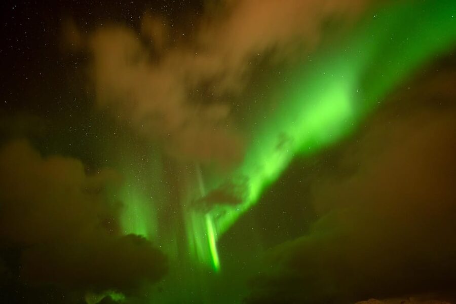 Tromsø: Northern Lights Tour with Local Guide and Photos - Getting your aurora portrait