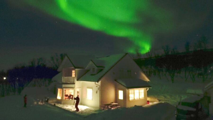 Tromsø: Snowmobile Safari with Aurora Crystal Lavvo Stay - The return to Tromsø the next morning