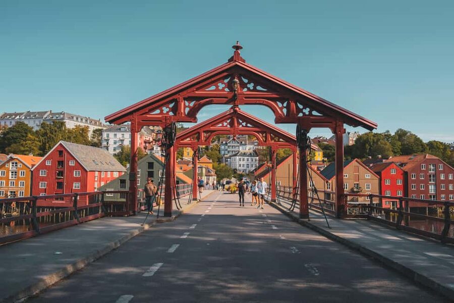 Trondheim Like a Local: Customized Private Tour - What the guides bring to the walk