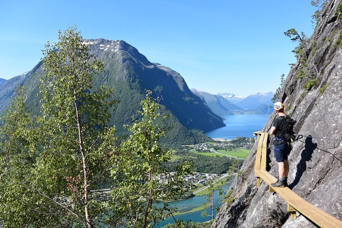 Via Ferrata Åndalsnes Intro Wall - Walking from town to the start of the wall