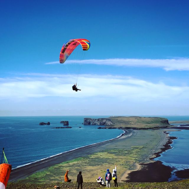 Vík: Paragliding Tandem Flight - The 10-minute ride and first views of Vík