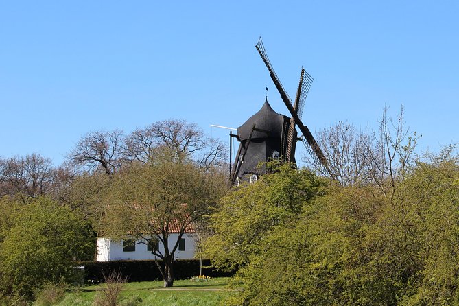 Walk Malmö with an audio guide - Turning Torso, the final landmark