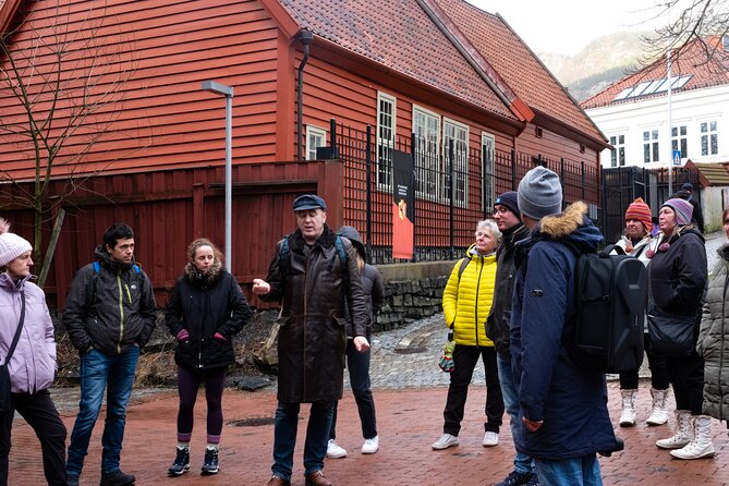 Walking Tour in Bergen of the Past and Present - Climbing into Fjellsiden