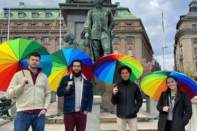 Walking Tour of Stockholm Old Town - Järnpojken, a tiny statue with a big following